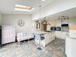 Photo 7- click for photo gallery